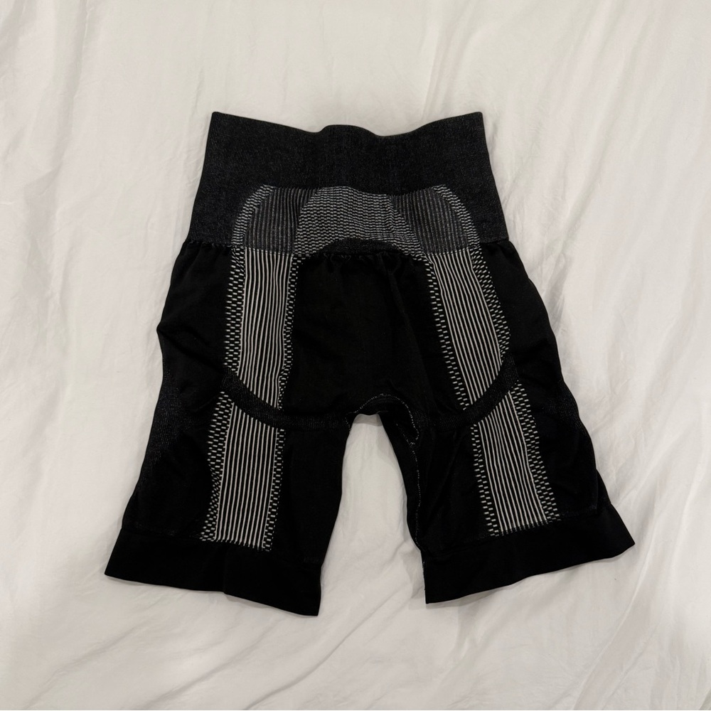 Misbhv Shorts - Picture 2 of 3